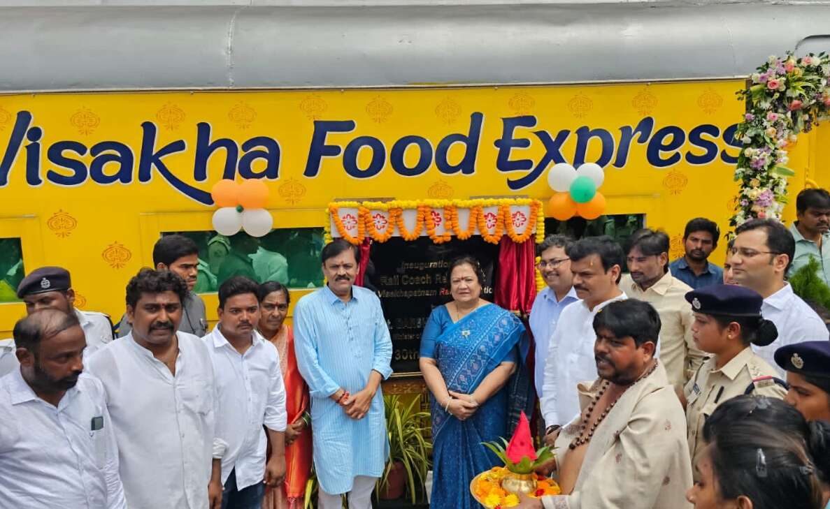 Unique coach restaurant to be open 24x7 at Visakhapatnam Railway Station