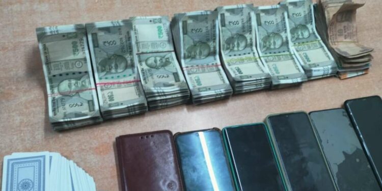 Vizag Task Force arrests six men for gambling, 3 lakh seized in cash
