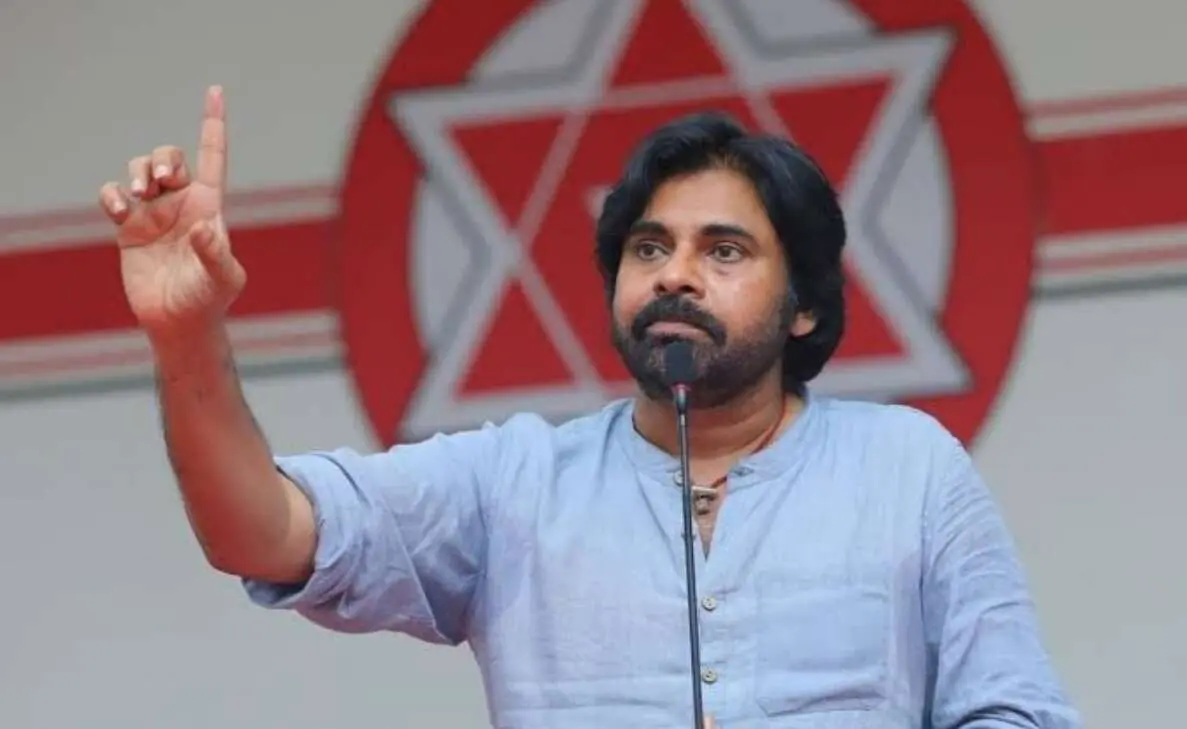 Jana Sena Chief Pawan Kalyan visits Vizag Fishing Harbour