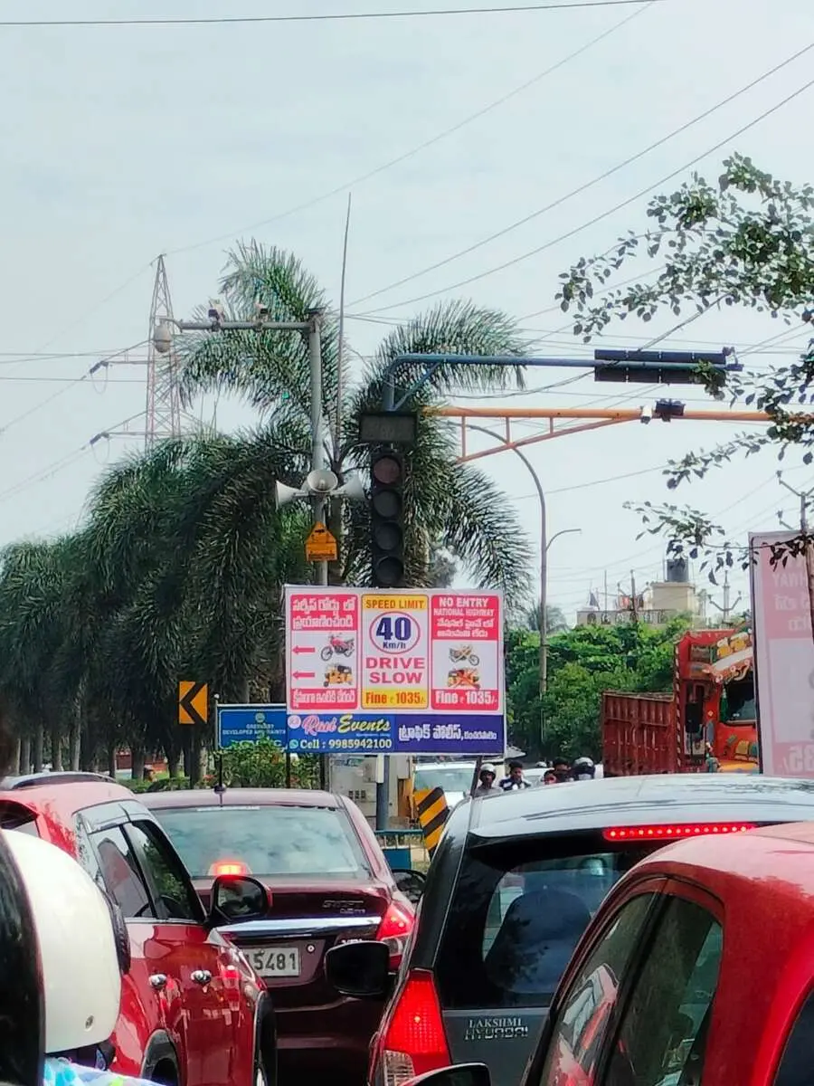 Can service roads reduce two wheeler accidents in Visakahapatnam? Kancharapalem Traffic