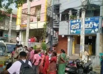 24 days of GVMC and Anganwadi Workers’ Strike: A Looming Garbage Disaster takes over Visakhapatnam