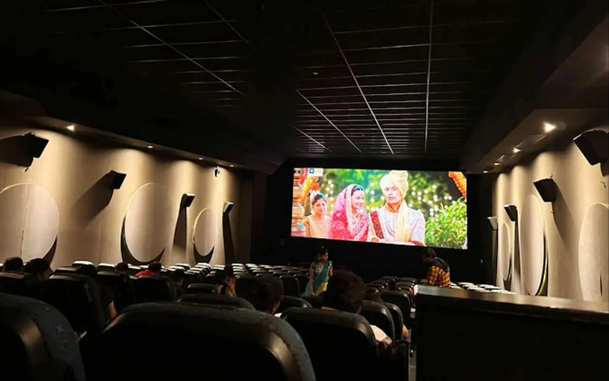 Celebrate love with timeless romantic hits of SRK at INOX Chitralayaa in Visakhapatnam this Valentines'