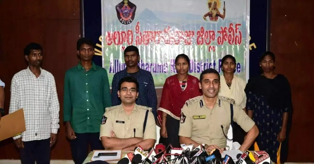 6 Maoist cadres surrender to Visakhapatnam Police