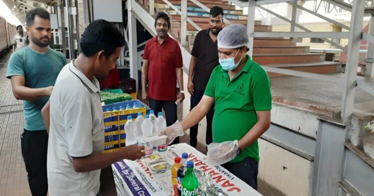 ECoR provides economy meals for Rs 20 at Visakhapatnam Station