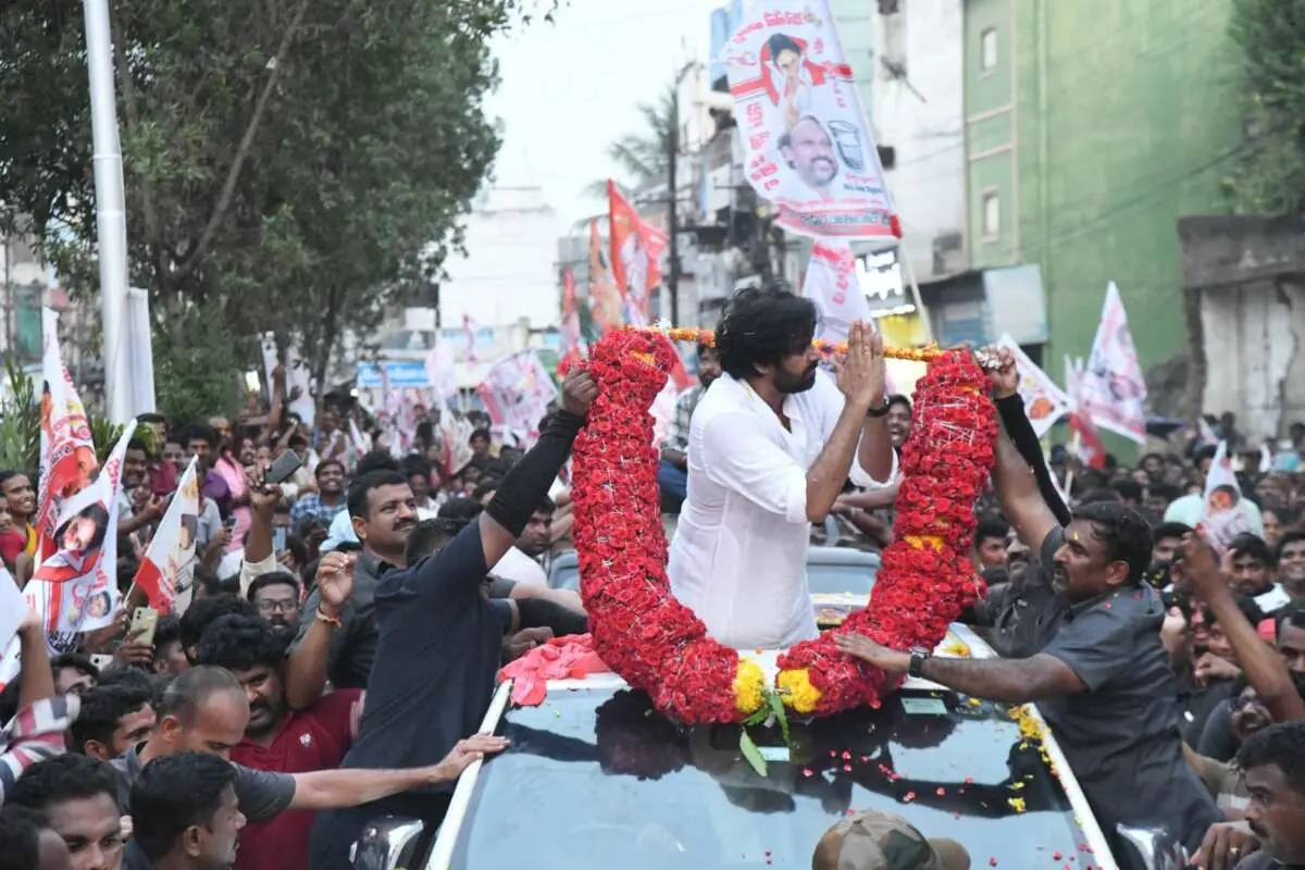 Pawan Kalyan urges people to vote for TDP-JSP-BJP in Anakapalle Meeting