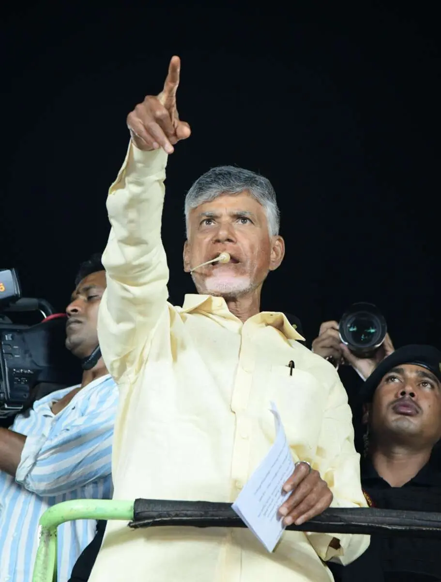 Stone thrown at Chandrababu Naidu in Gajuwaka 