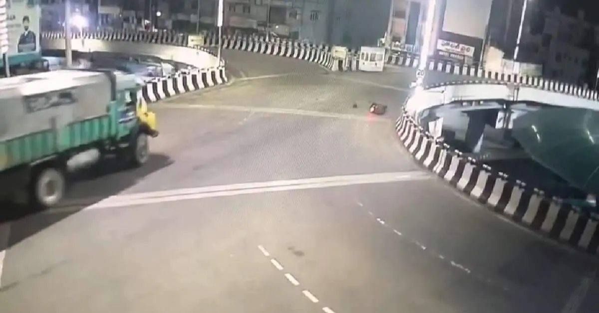 Two die in accident on NAD flyover in Visakhapatnam