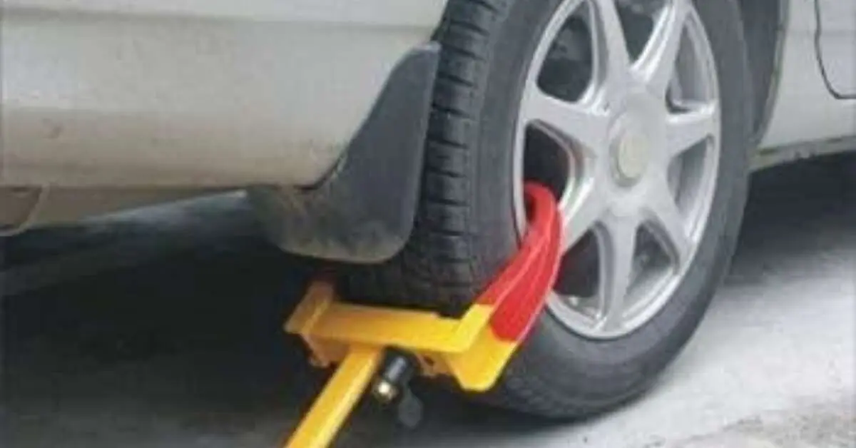 Vizag police draw flak for 'wheel lock' drive