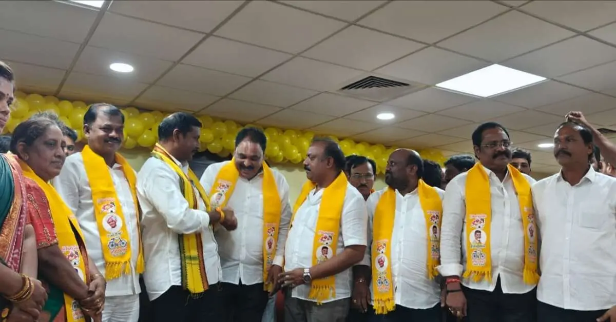 7 party corporators in Visakhapatnam switch from YSRCP to TDP