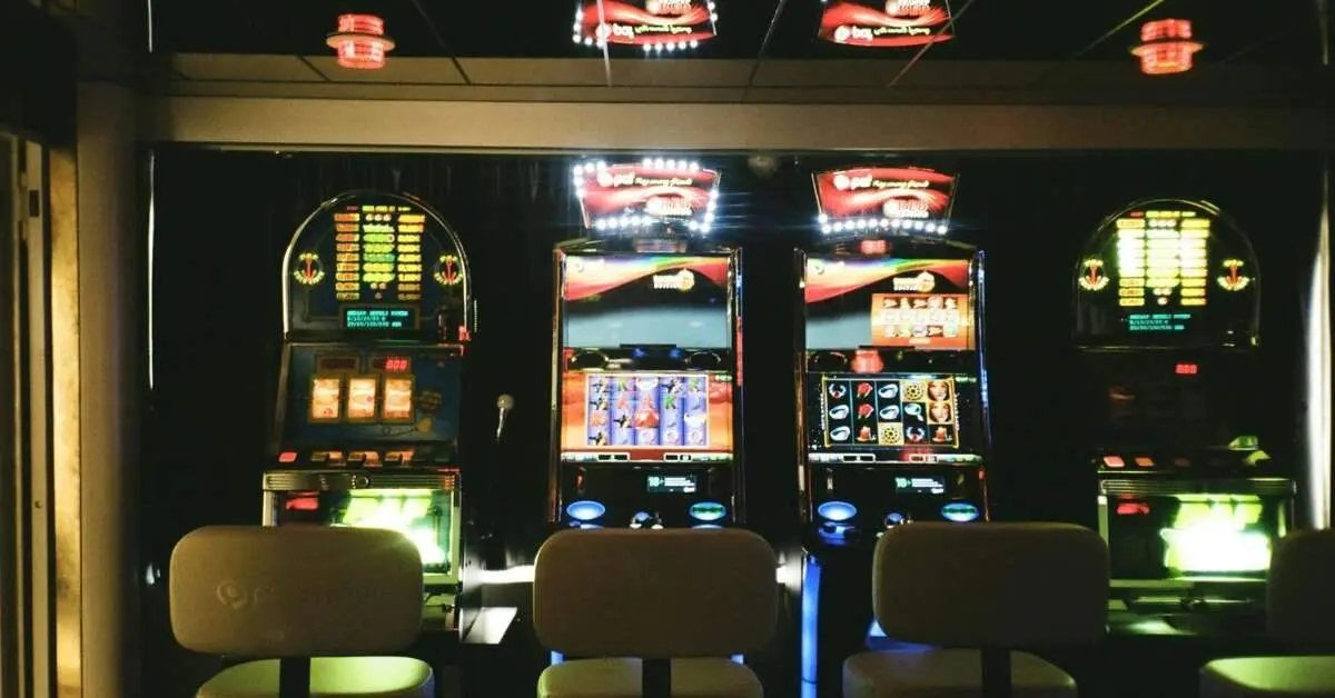 How Do Slot Machines Work: Figuring The Math Behind