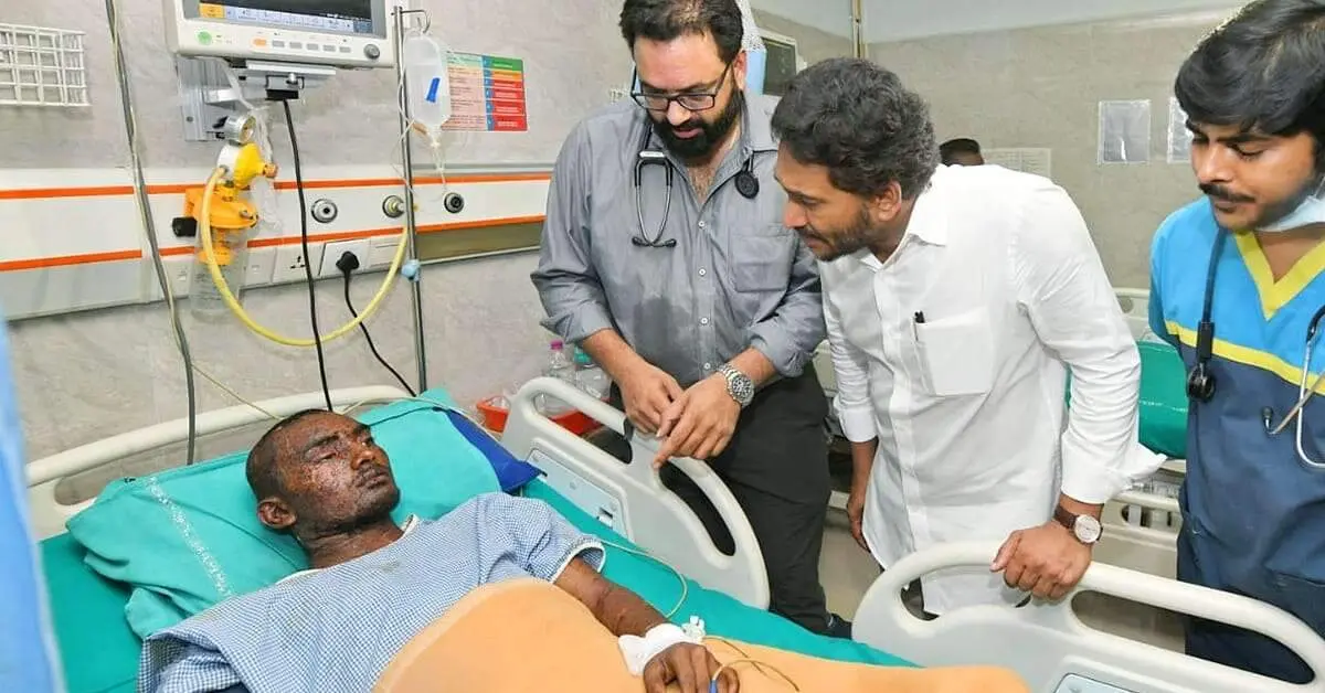 Jagan interacts with victims of Atchutapuram SEZ fire accident