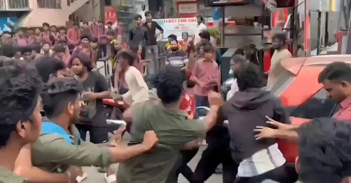 Two groups of college students get into a huge fight in Visakhapatnam