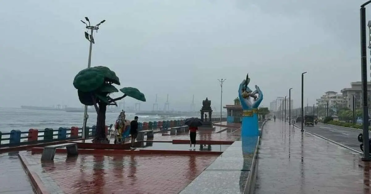 Heavy rains likely to hit Andhra Pradesh, IMD issues red alert