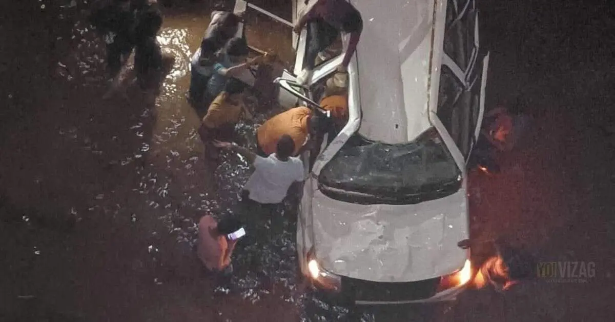 Driver dies as car falls into Gosthani river near Vizag