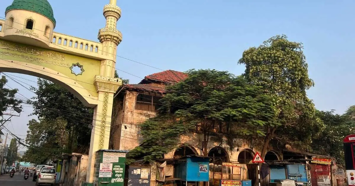 5 things you can probably relate to if you live in Old Post Office area in Visakhapatam!