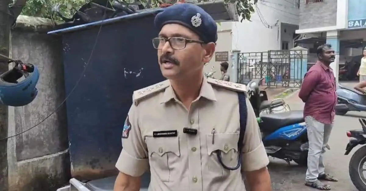 Fire in auto; Anganwadi teacher sustains burns