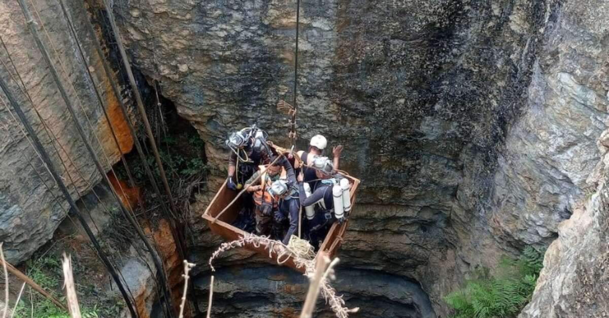 Navy divers from Visakhapatnam to assist in Assam Coal Mine Disaster