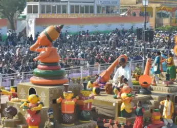 Etikoppaka toys tableau gets Central award