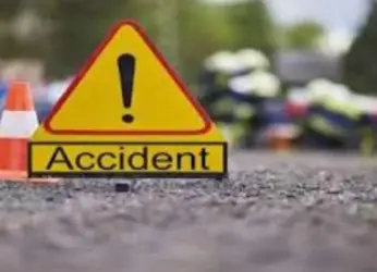 Car fatally knocks down 5-year-old girl