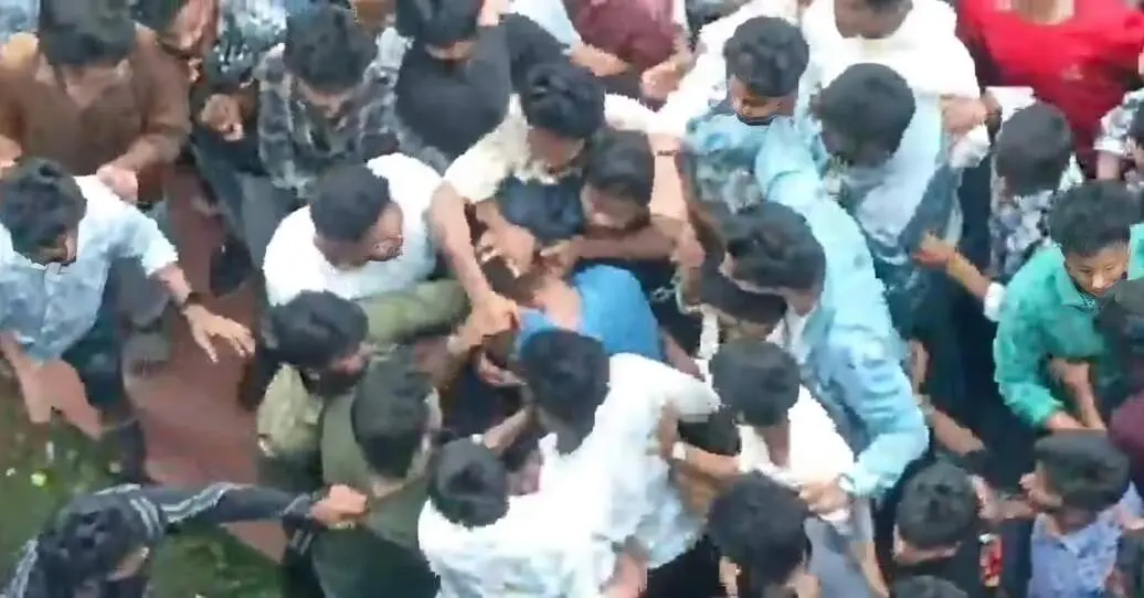 WATCH: Senior, junior students engage in violent fight at Vignan College, Visakhapatnam