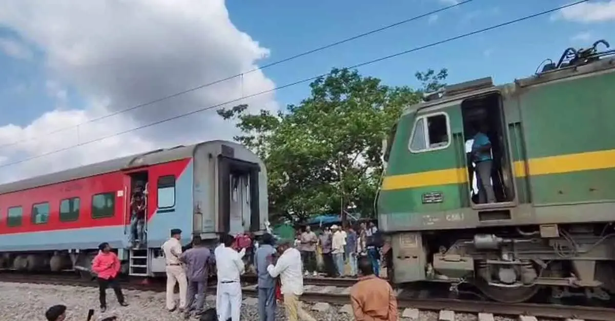 Train Coming to Vizag Splits into Two Near Srikakulam