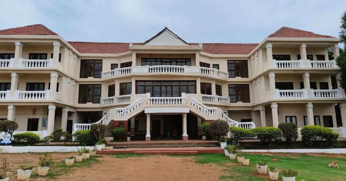 AP Government gives show-cause to cancel land for Rama Naidu Film Studios