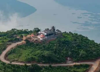 This 2-hour road trip from Vizag takes you to South India’s highest-altitude temple!