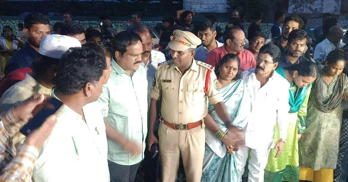 Three die in gas cylinder blast in Visakhapatnam