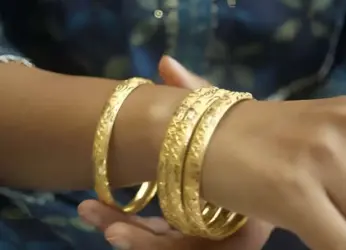 Lady robber attacks woman with chilli powder in Vizag; flees with bangles