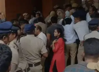 AU students end stir