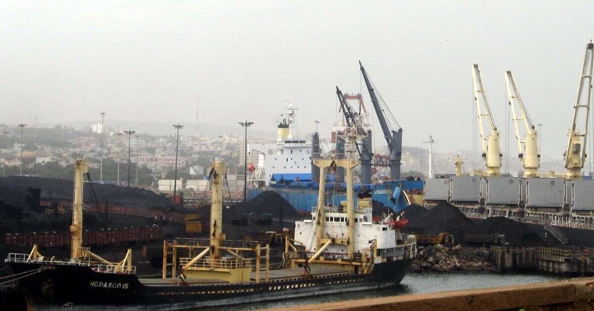 Nepal consul general visits Visakhapatnam port authority