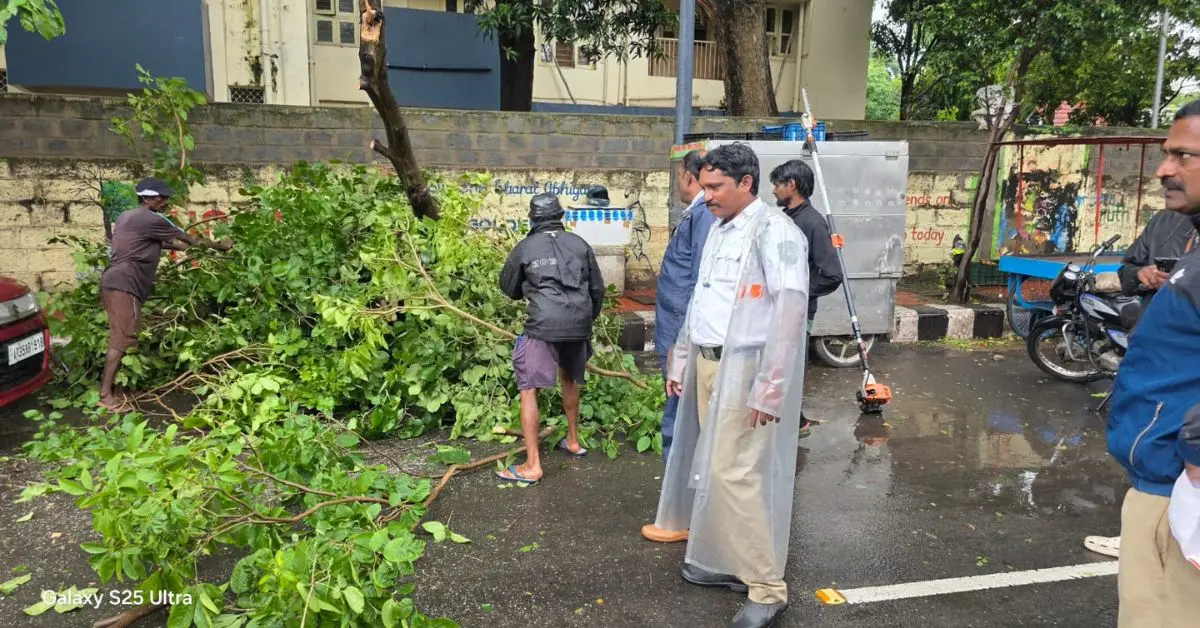 Cyclone Montha leaves rains that continue to lash Vizag