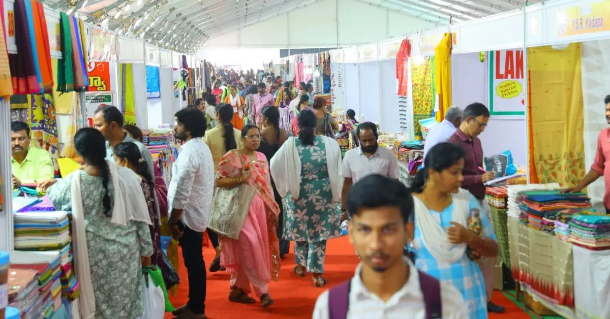 Dwacra Bazaar Brings Festive Shopping to AU Grounds