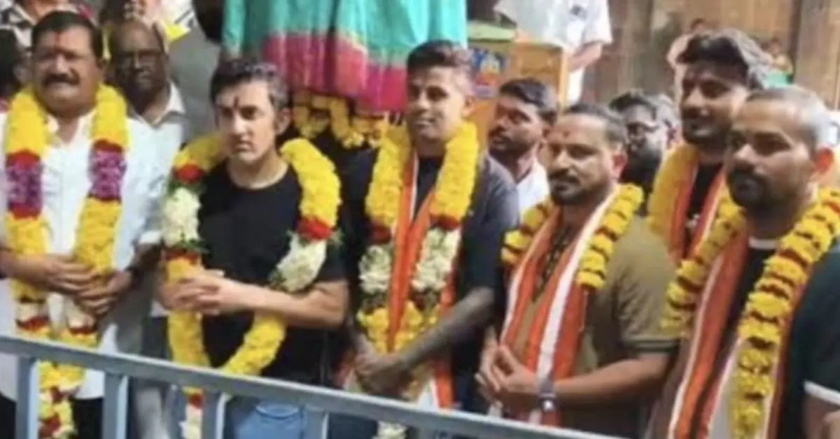 Cricketers visit Simhachalam temple