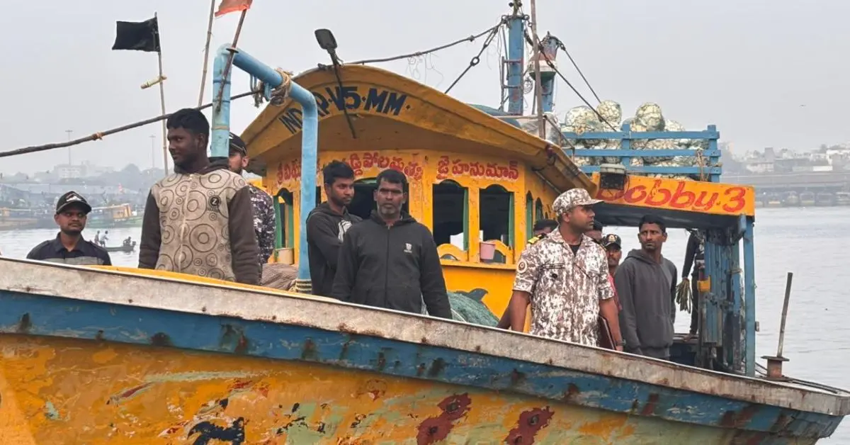 Fishermen of Vizianagaram return safely from Bangladesh custody