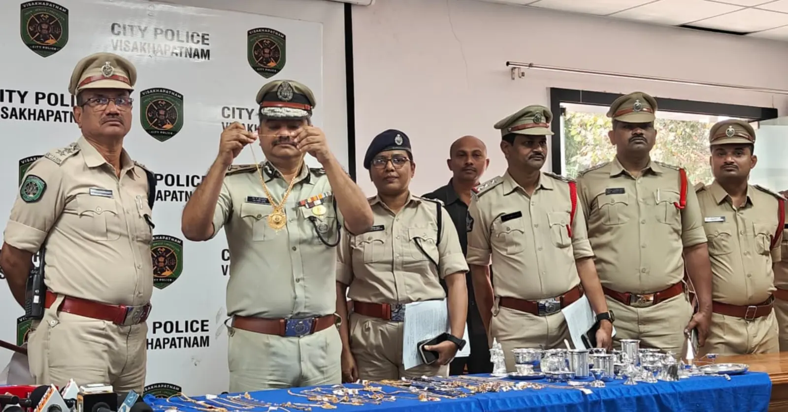 Gajuwaka Robbery Accused Arrested With Gold, Silver in Vizag