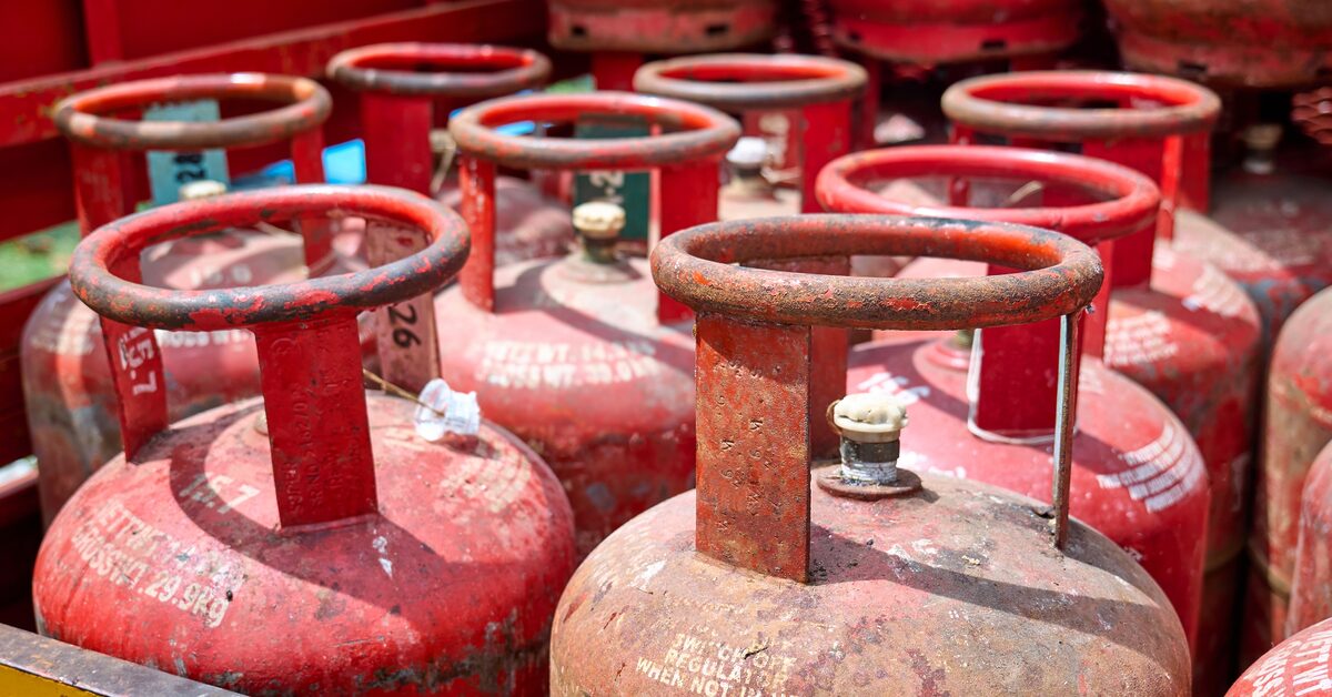 Commercial LPG cylinder price increases by Rs 200 in markets