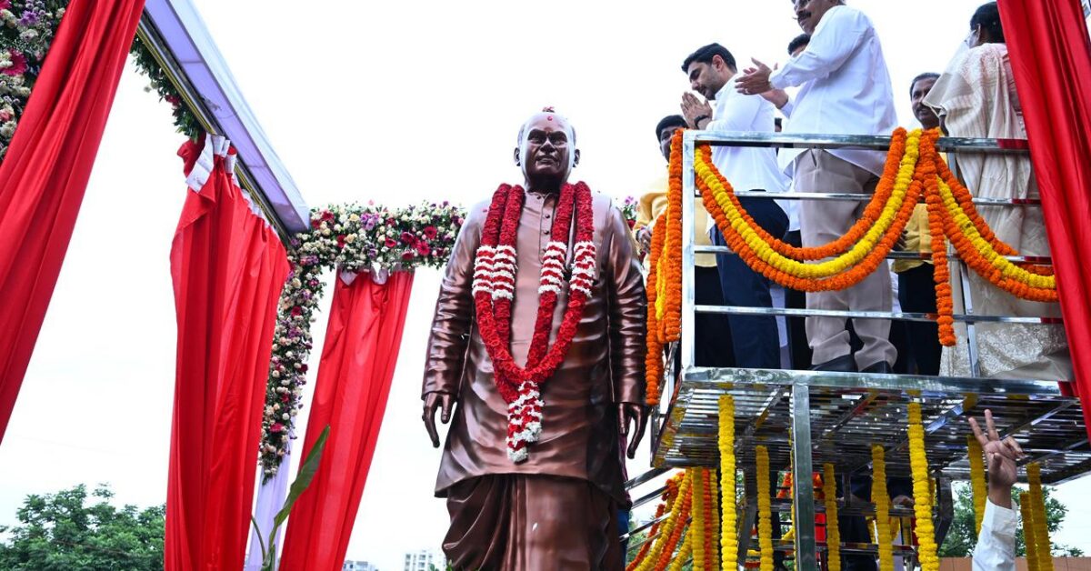 Nara Lokesh Unveils Bronze Rosaiah Statue in Visakhapatnam