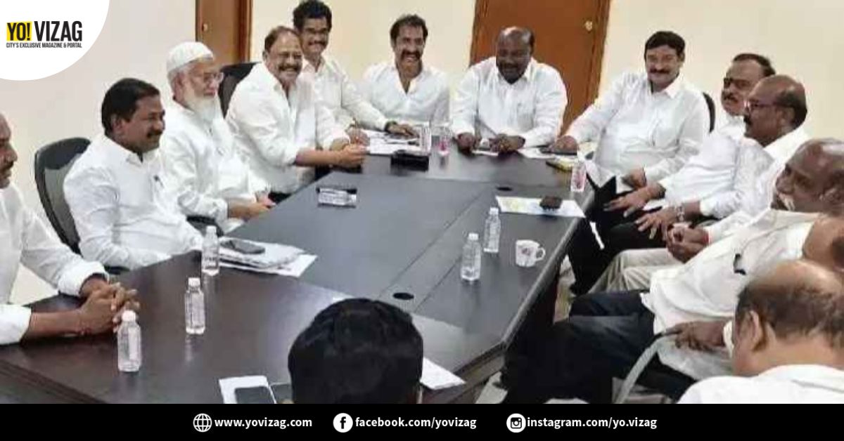 Gvmc GVMC polls: Aspirants Lobby for Election Tickets